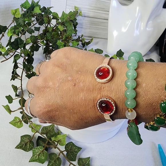 Rose Gold Stainless steel Hinhe Open Cuff Bracelet with Red - Picture 5 of 7